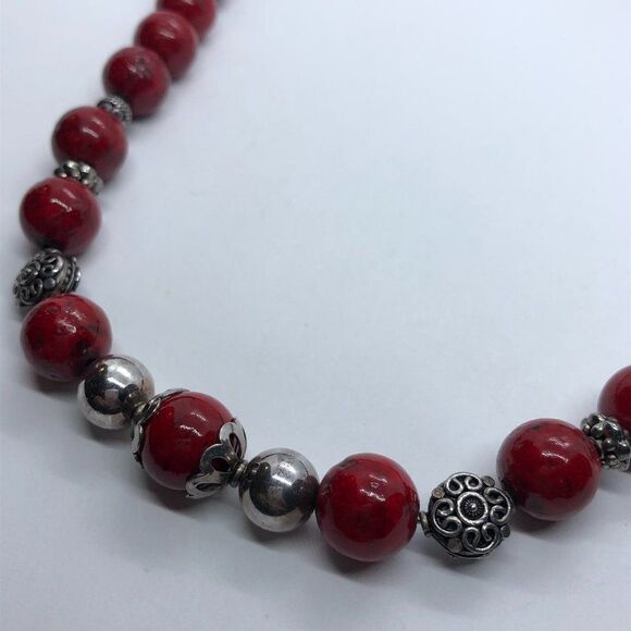 Stunning Sterling Silver & Stabilized Red Dyed Coral Bead Necklace - Picture 2 of 9